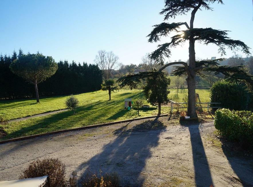 Domaine En Castanet Bed and Breakfast Caraman Exteriör bild